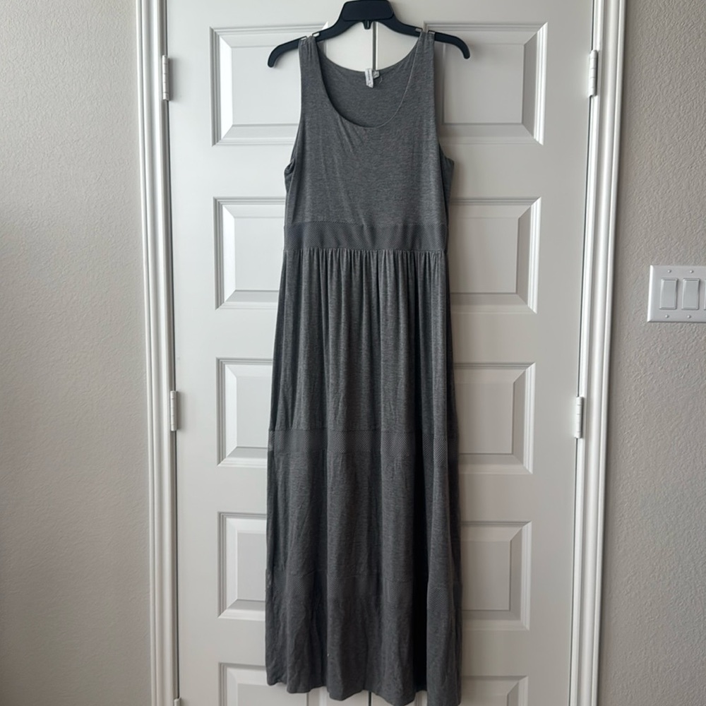 Gray sleeveless dress